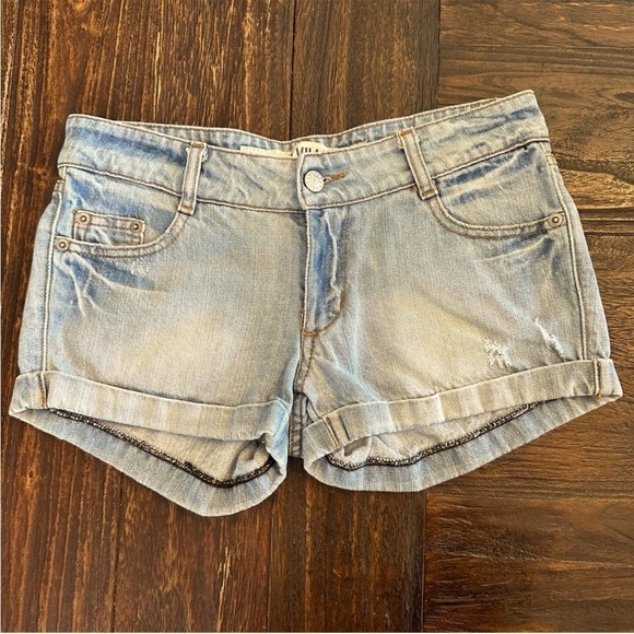 Brandy Melville Light wash Distressed Denim Jean Shorts - Picture 1 of 9